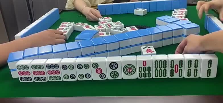 麻将：相互演戏，看谁有演技