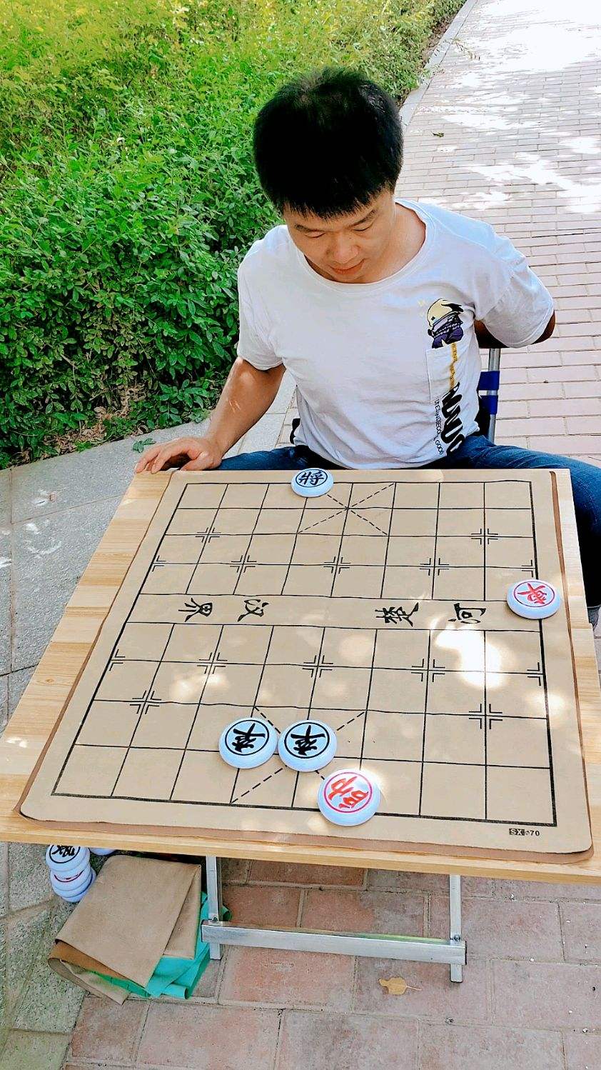 这棋怎么看都是黑棋赢嘛，红棋真的能赢吗
