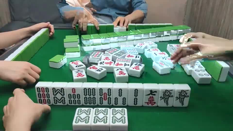 这么多对条子，一对都碰不到，最后吃个点炮#麻将  #麻将技巧  #麻将攻略