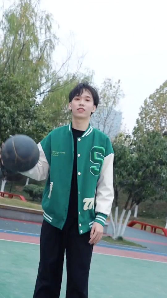 你们千呼万唤的小炮仗终于来啦，这波操作你们打几分？