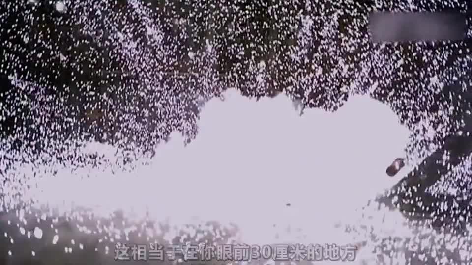遇到闪光弹，闭上眼就没事了真实投弹测试，游戏骗得我们好苦！