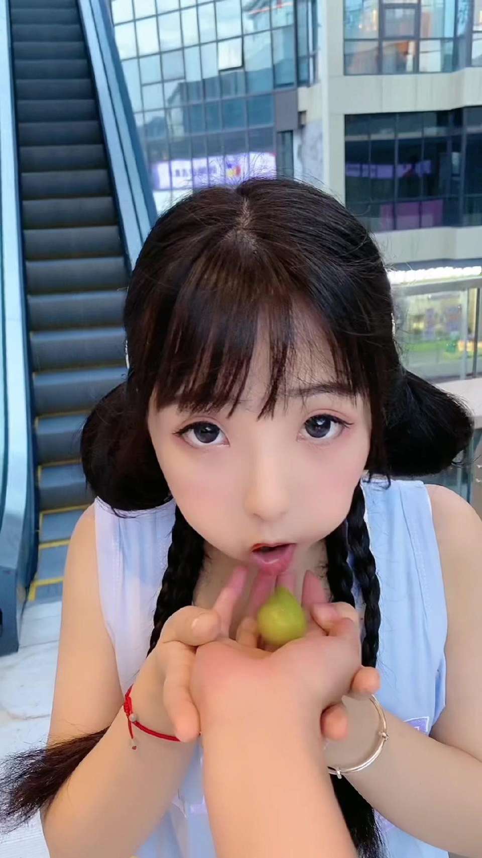 有谁知道她都给我带了啥不