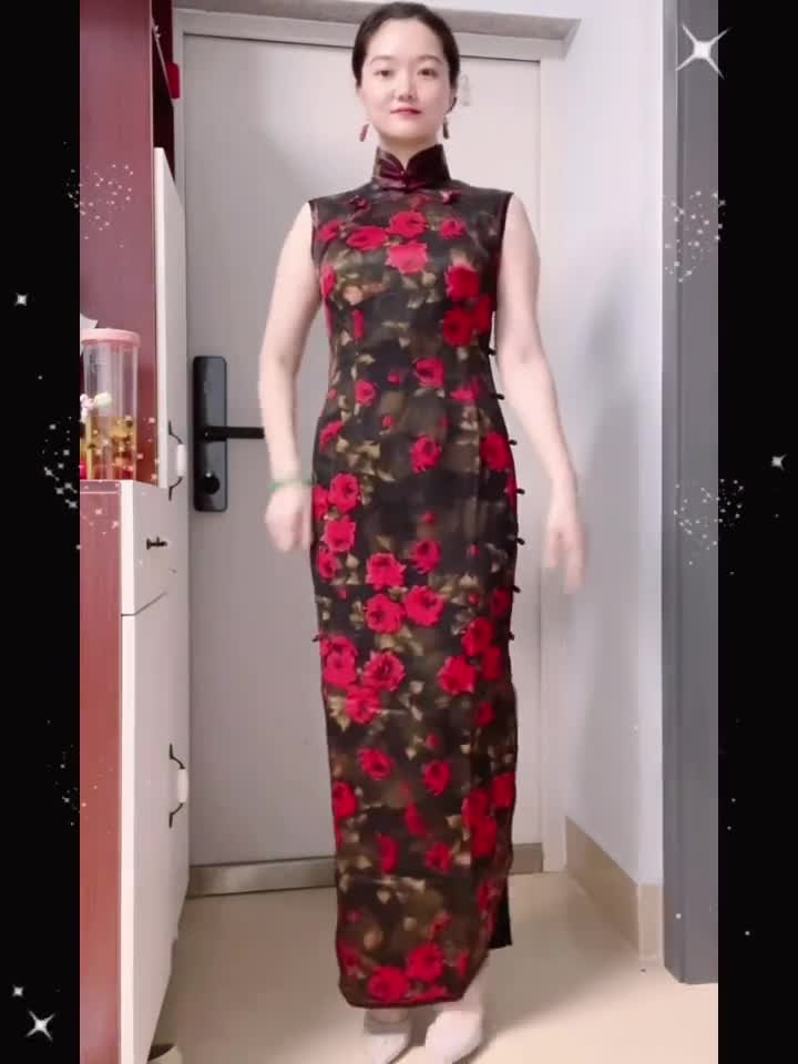 当然不会试图追月，要月亮奔我而来