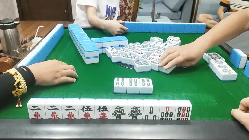 #蓉辉网红茶府 三翻自摸不想走，结果没有运气差一点！#四川麻将#绵阳麻将