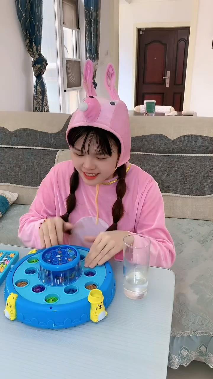 #风起小视频新手计划#到底是谁撒谎了