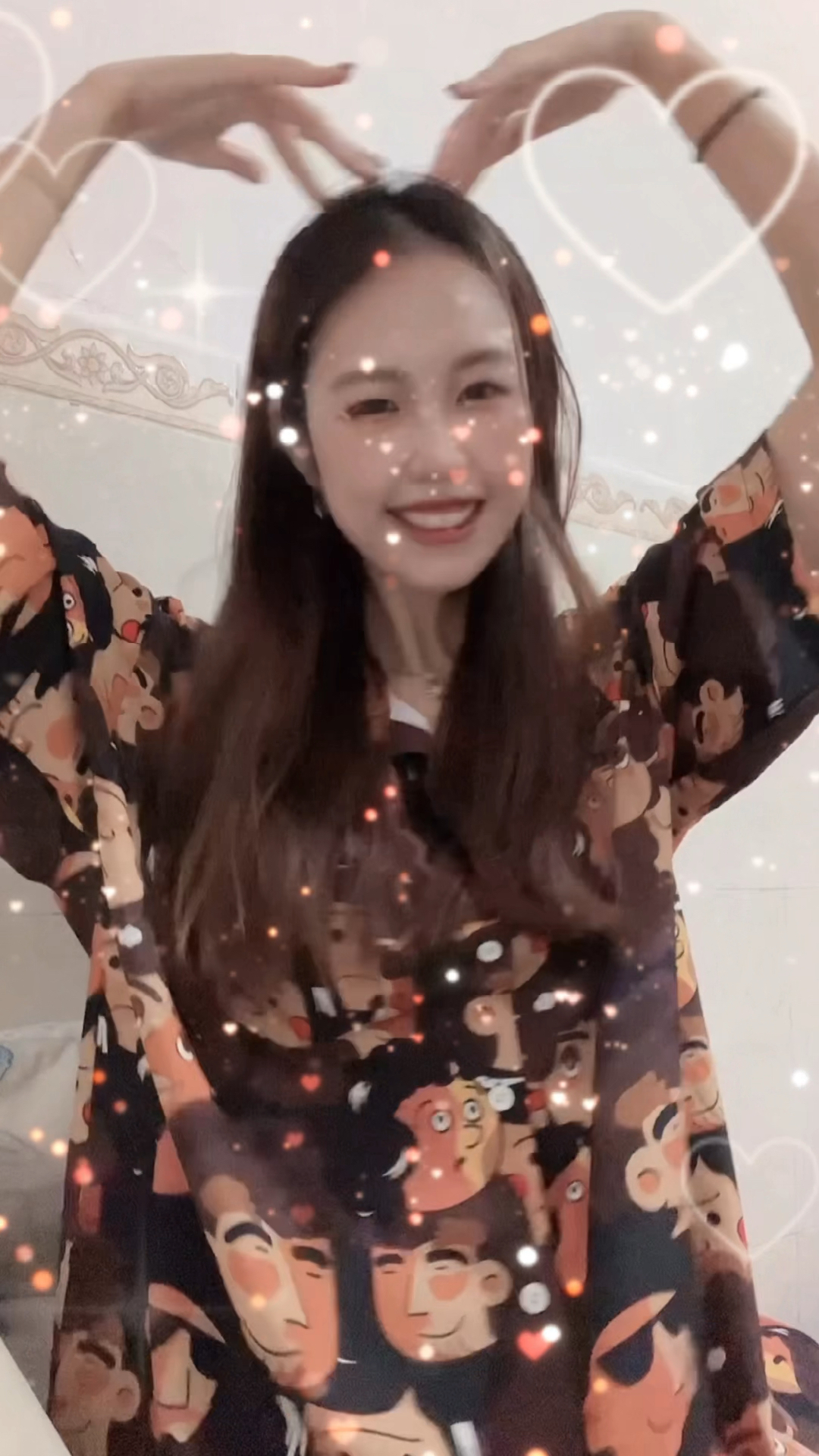 再现花式比心嘿嘿~