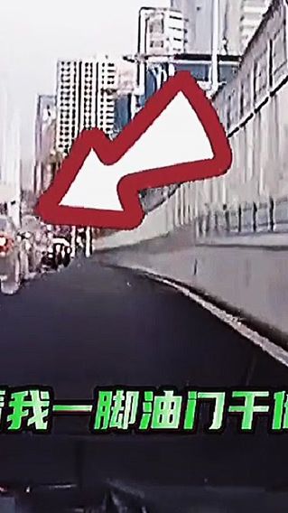 遇到考斯特车队，别插队啊