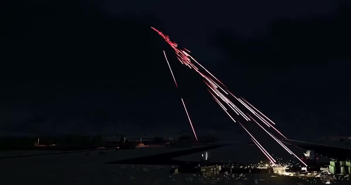 军事科技！模拟激光武器，射程几千公里，太任性了