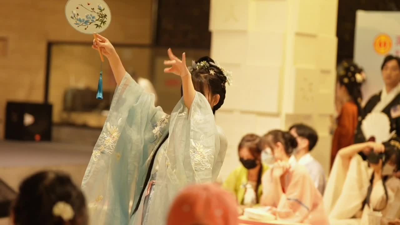 礼衣华夏深圳赛区决赛，虽然没进前十但是还是很开心的