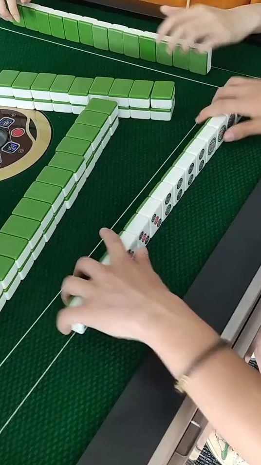 搞笑麻将：国士无双可以抢暗杠了吧？我一饼呢？