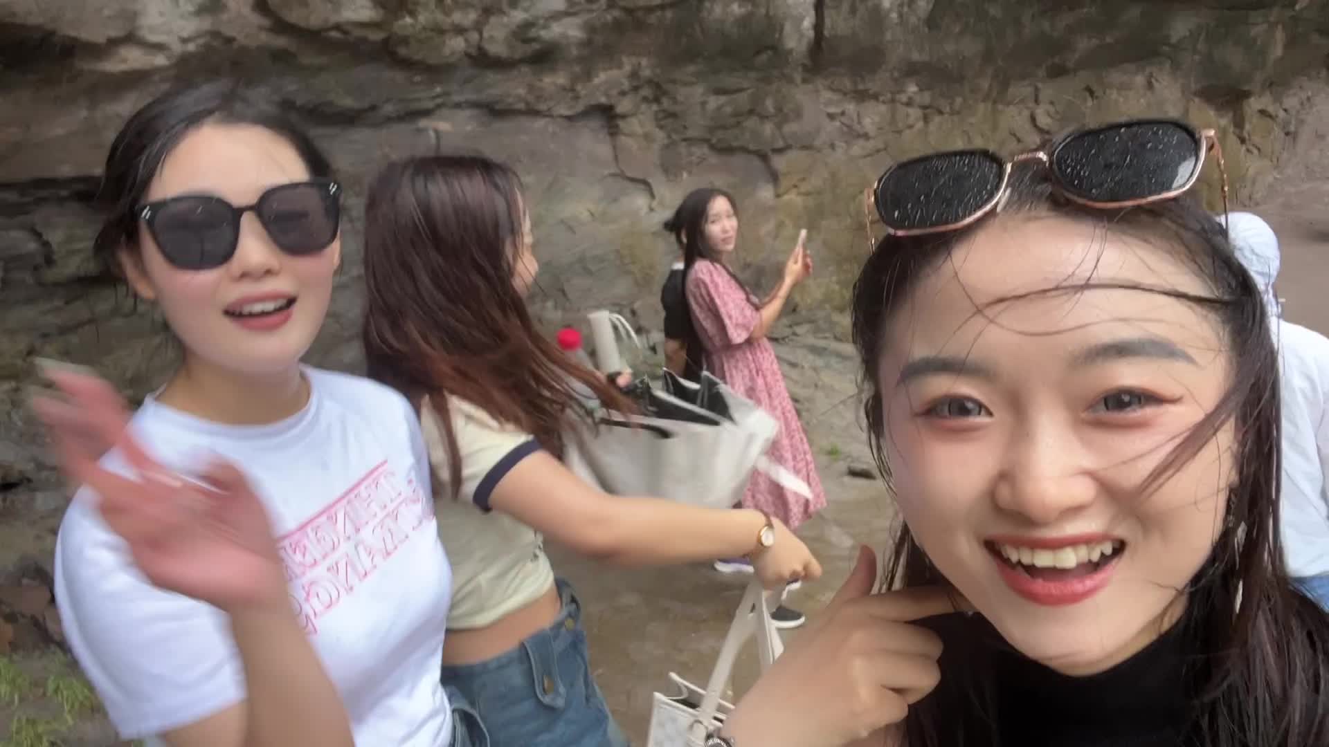 出去玩就是非常开心开心呢