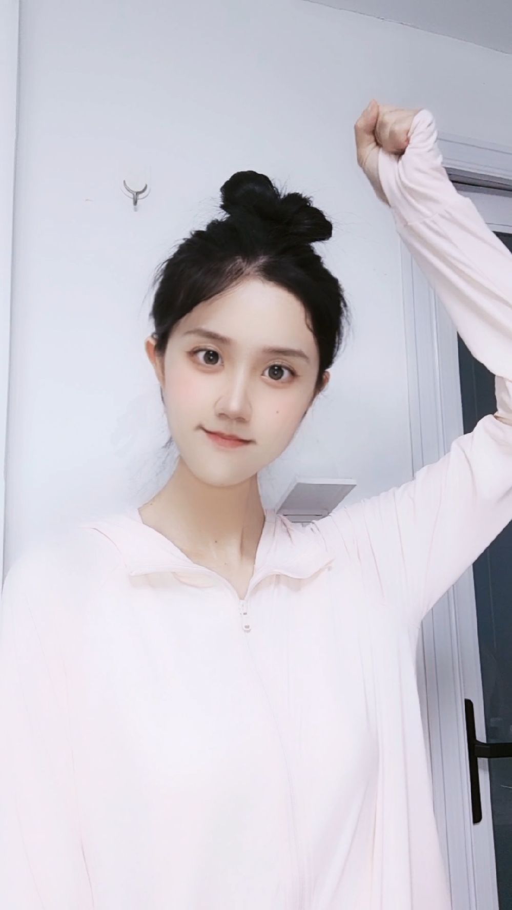 王者玩了几年了还在铂金，我寻思着不能丢女生的脸吧，于是我就把资料换成了男的#有颜有趣