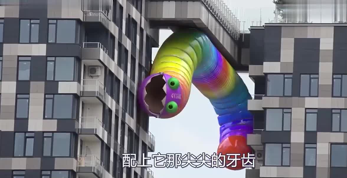 当贪吃蛇来到现实世界，会发生什么？画面简直太过瘾了！
