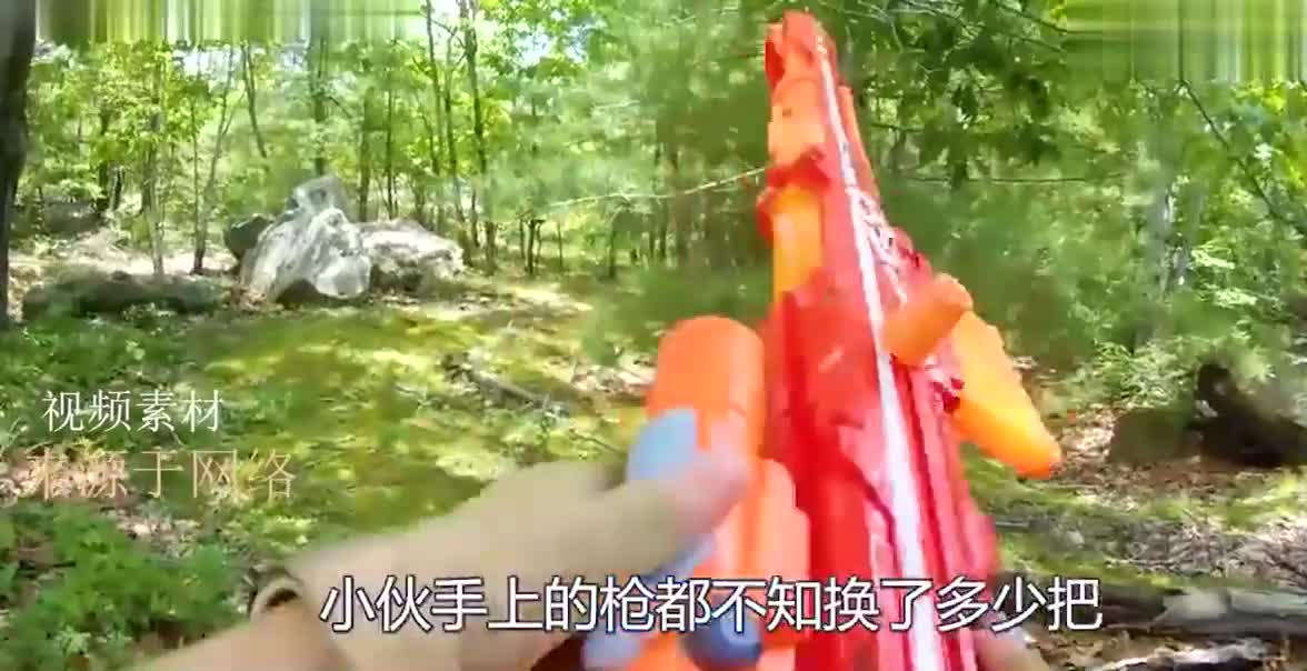 第一人称玩具枪大战，小伙空降敌方基地，一波王者操作掌控全局