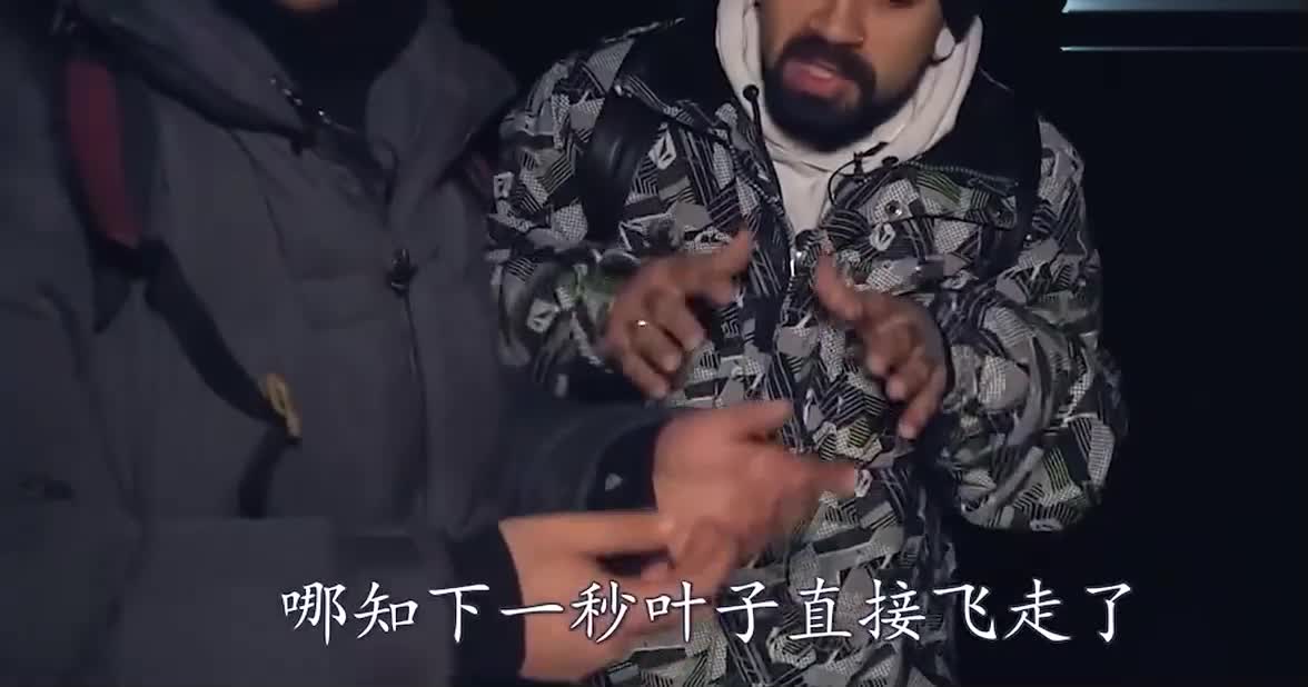 老外体验荒岛求生24小时！天黑后几人吓的喊妈，网友：自作孽