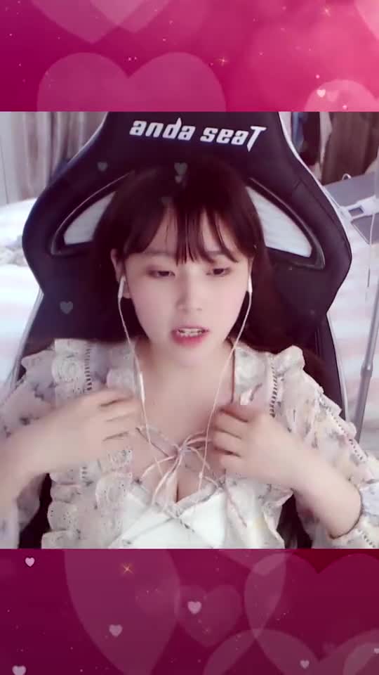 LOL酥酥：心动时刻！给你们三秒时间！