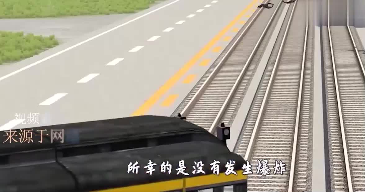 汽车与火车相撞后果有多严重？3D模拟实验，看完吓出一身冷汗