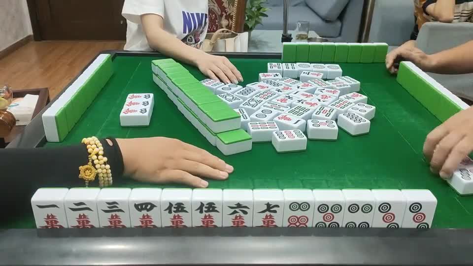 #蓉辉网红茶府，难得遇到小酥遭极品，蓉辉扳回比分！#四川麻将#绵阳麻将
