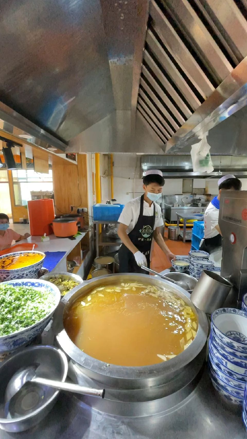 这波操作小姐姐都看呆了