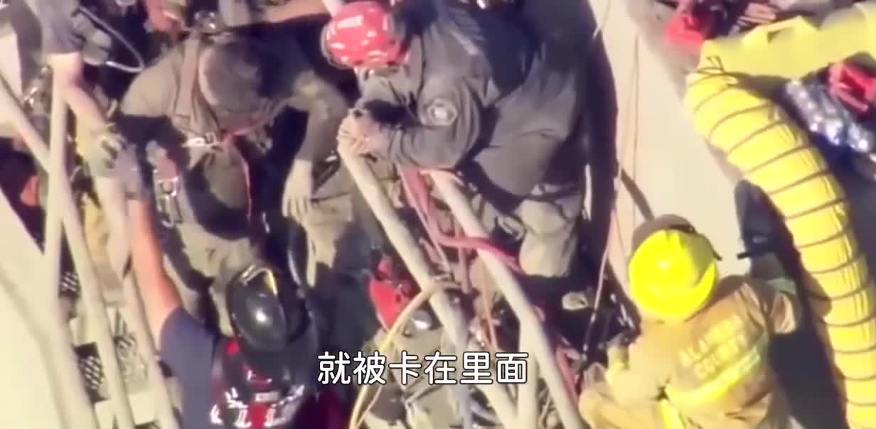 花式被卡，这次位置有点奇特！6个被卡住的人