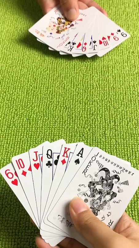 斗地主残局，下面先出不可四带，我该怎么出！