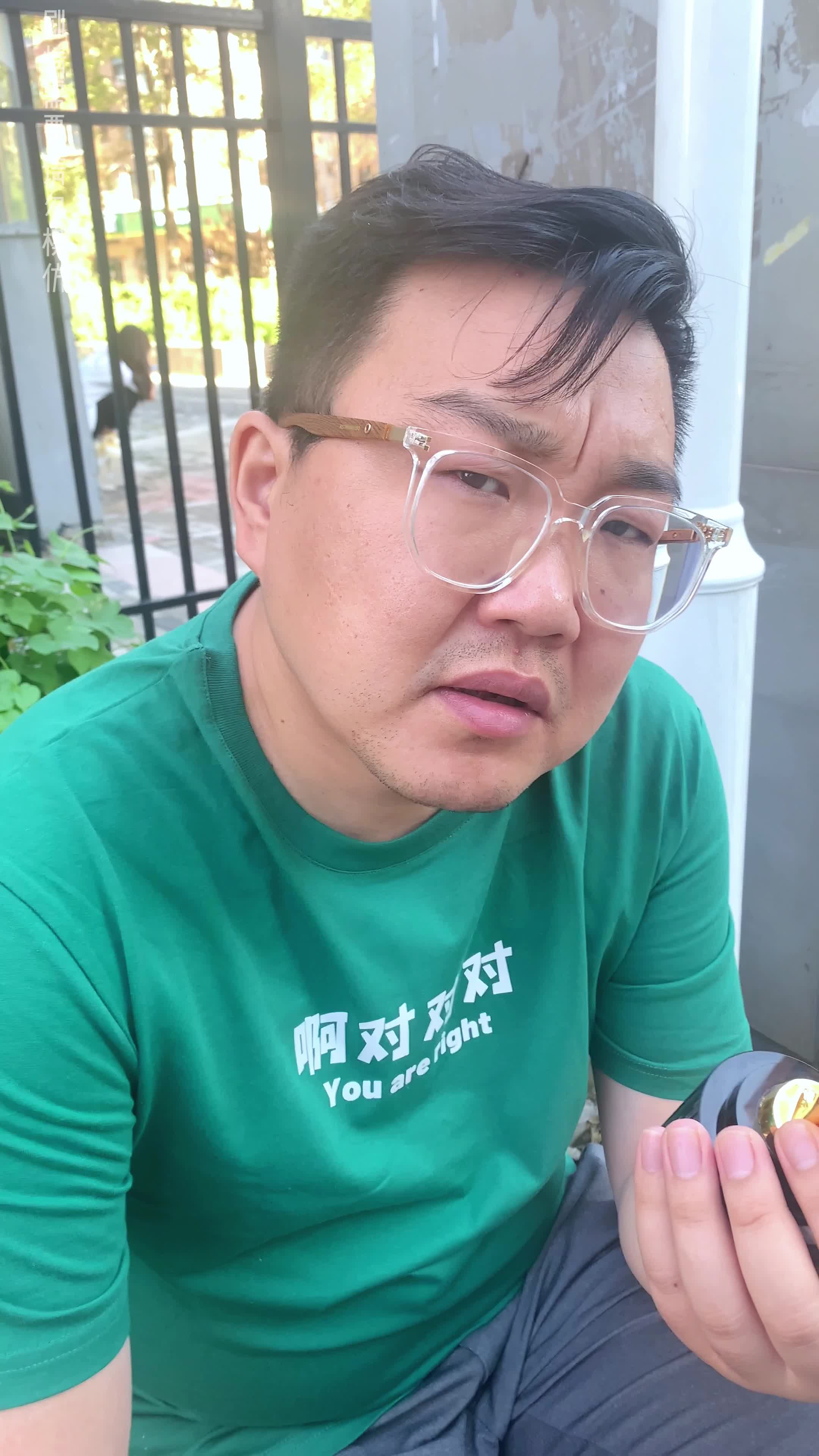 你觉得自己是个玩家，没准只是个NPC罢了