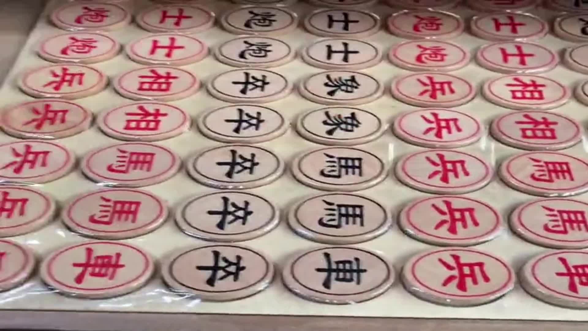 象棋制作过程看起来不简单，就是不知道贵不贵！