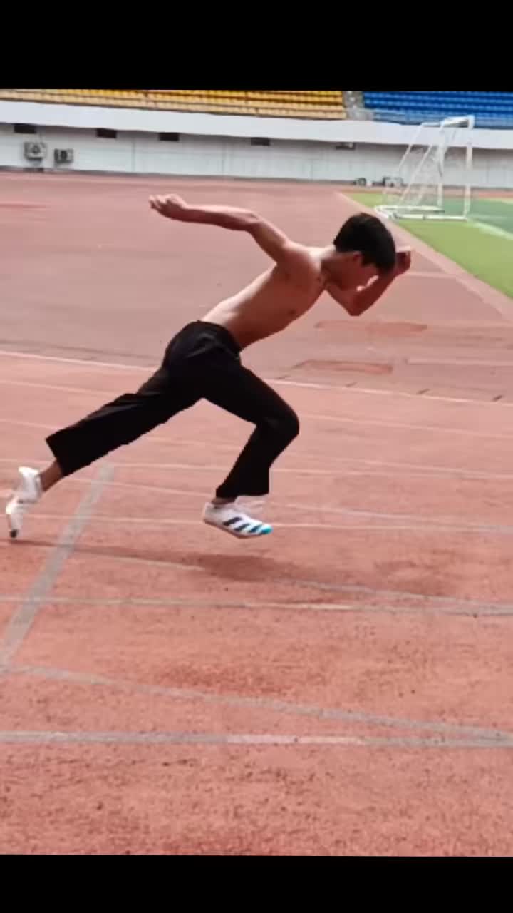 12秒75的废物跟11秒66的大神比