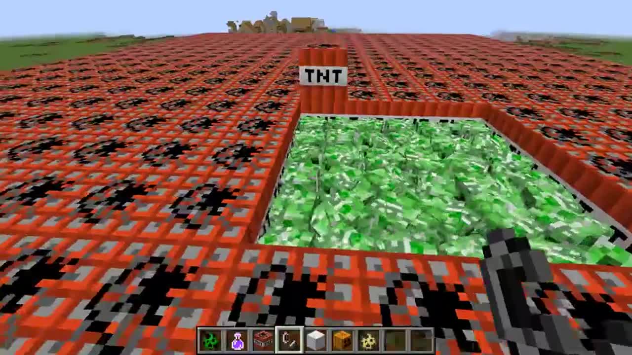 我的世界：10000个TNT VS 苦力怕，结果会如何？