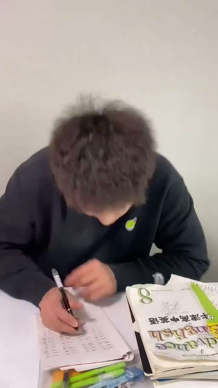 代入感很强，我的书包已经飞到楼下了