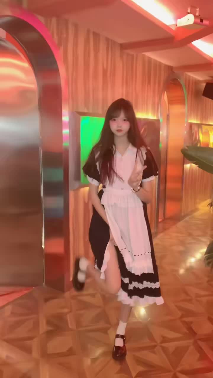 来个摇子教我！这么突然给我吓一跳