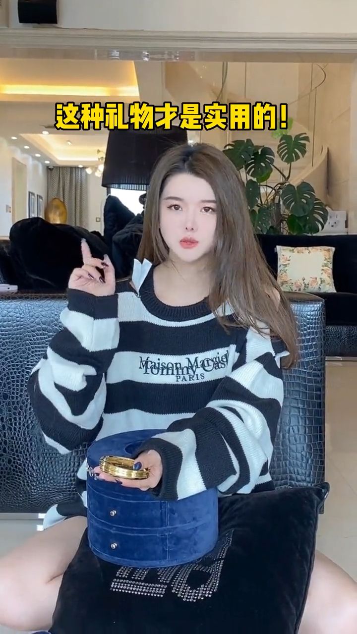 月亮是我抛的硬币，双面都是对姐妹们的祝福！