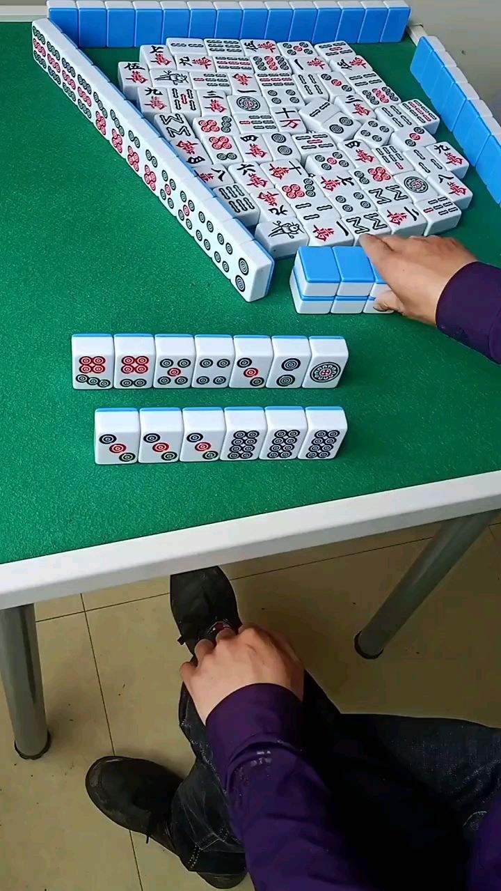 这起手牌瞬间傻眼