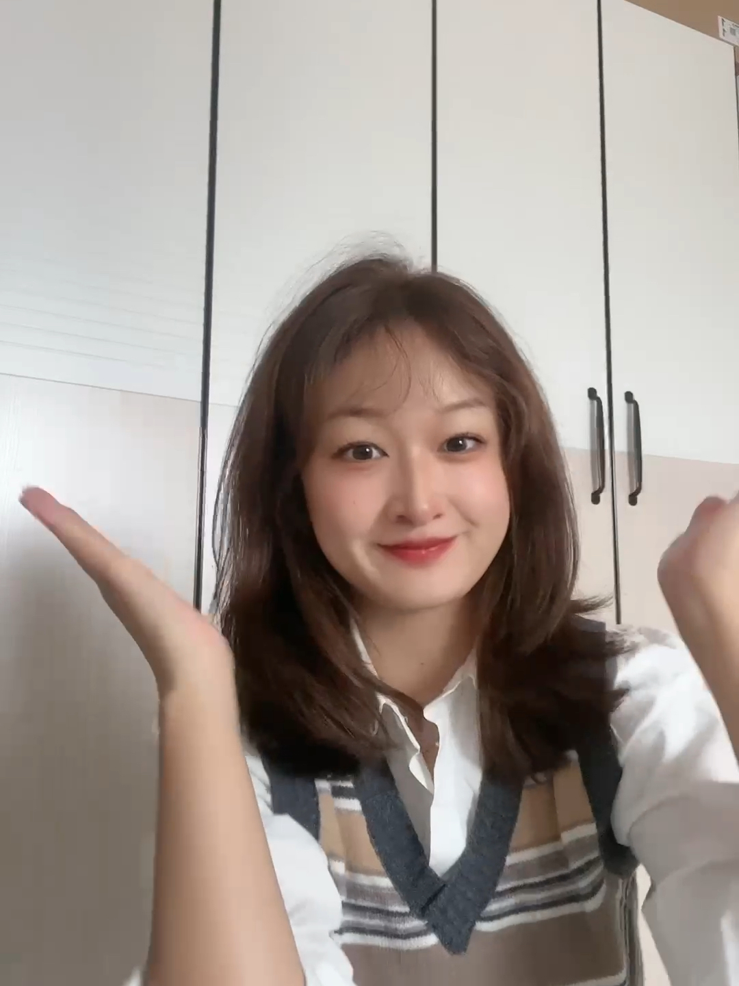 呆的久了吧，快来活动一下
