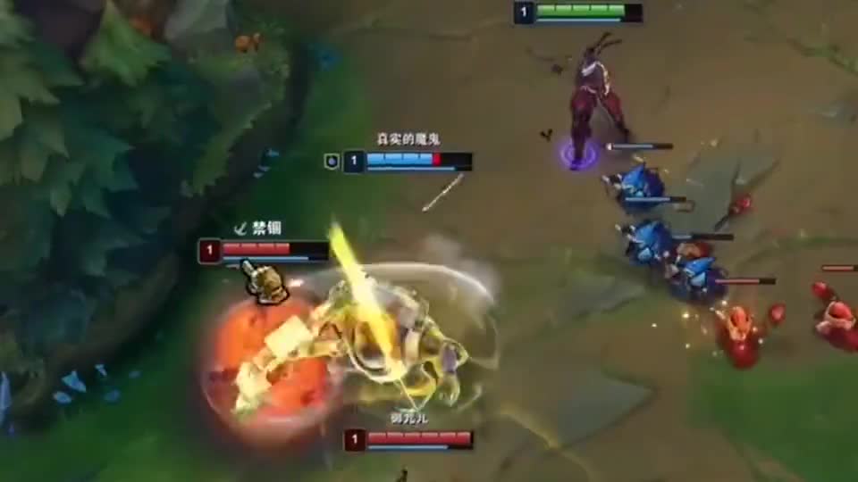 虽然泰坦思路没有错误，但是失误了，才导致差点被杀！