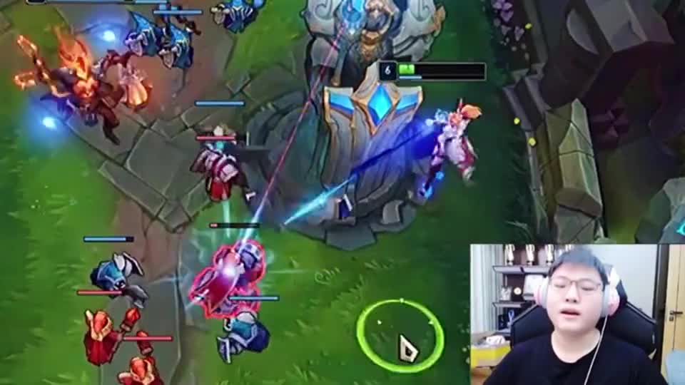 什么样的辅助能让Uzi点举报？Uzi：这个辅助连补刀都不会