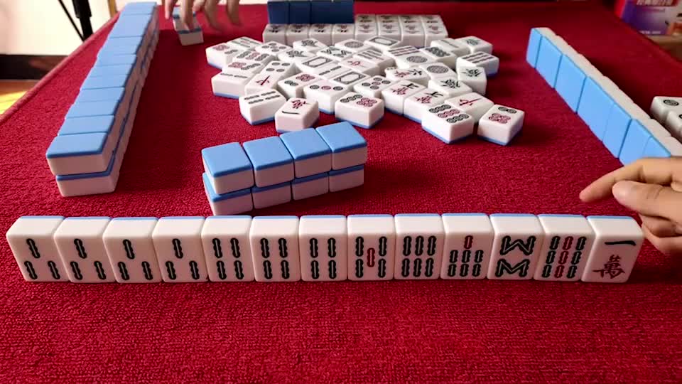 碰上高手对家真是有苦难言，小哥清一色转眼即逝，毫无挣扎之力