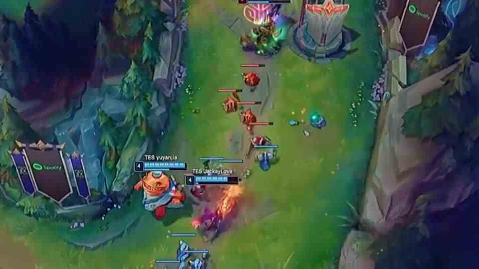 PDD：阿水在被针对下把Deft制裁了，解说们：我们也没想到