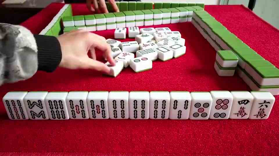 做出清一色听三六九条，小伙苦摸到最后，果然美梦成真