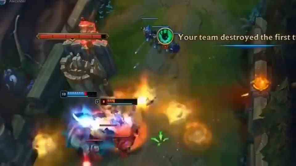 厄加特这波大招补刀有点东西，要不然剑圣越塔就凉凉了！