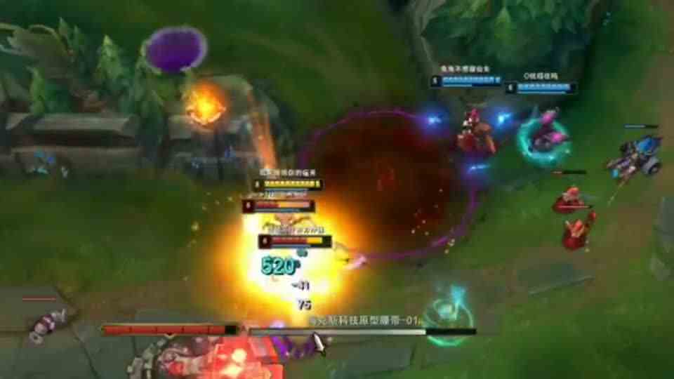 吃醋的女英雄不能惹啊，这佐伊都要把拉克丝打哭了！