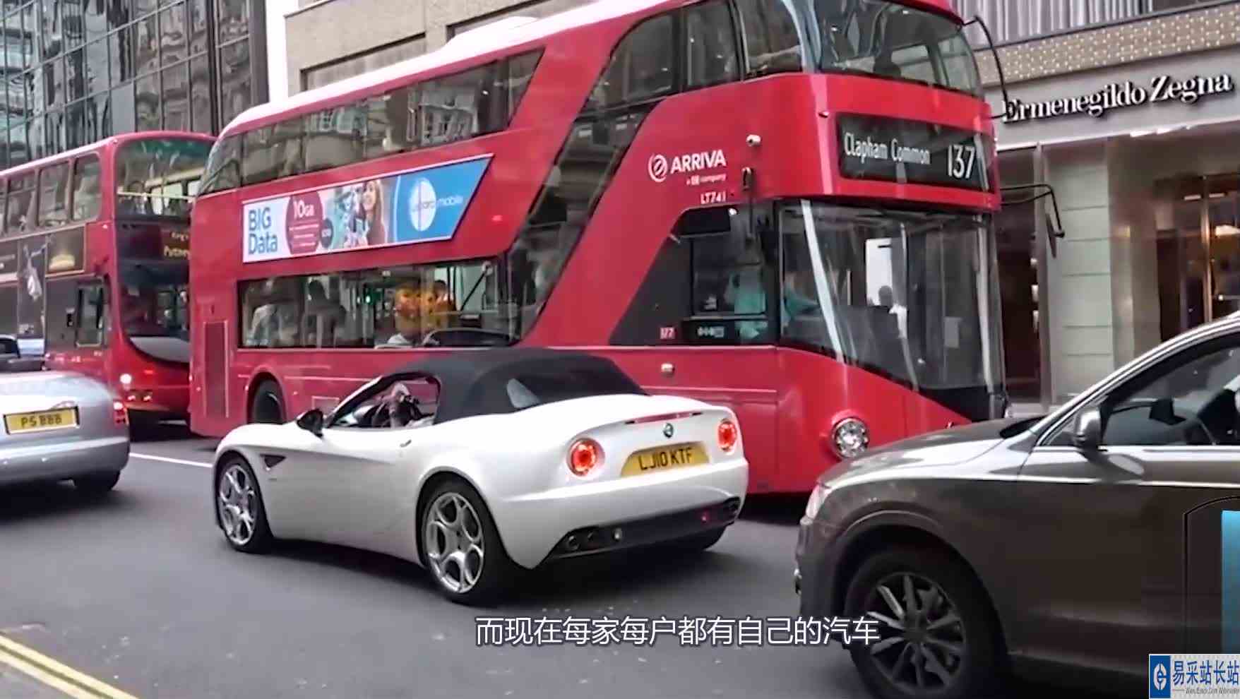 飞机遭遇侧风导致着陆失败，接着发生什么？看着都吓人（1）