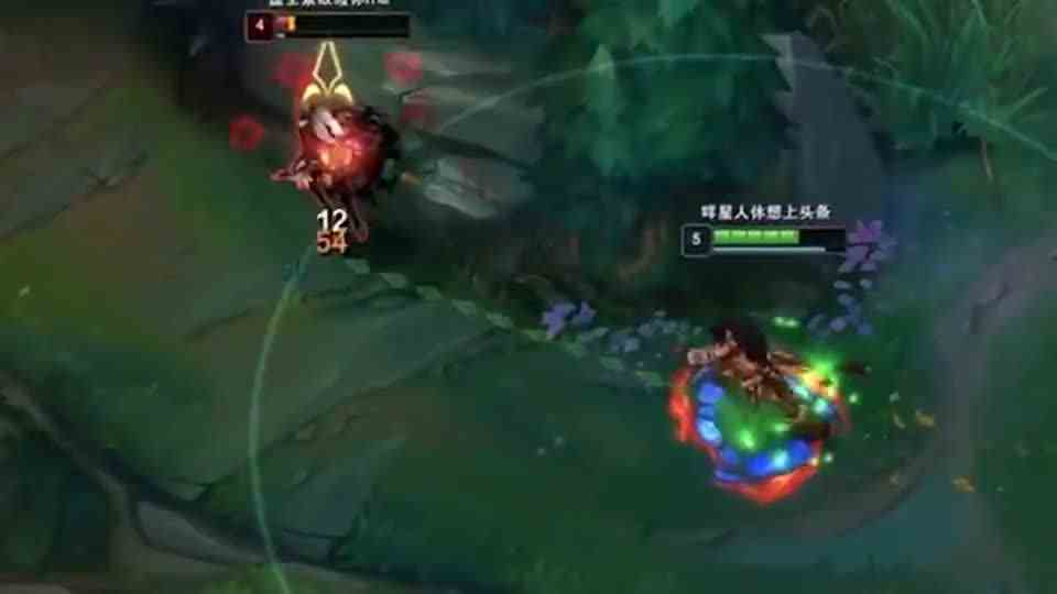 豹女中路一打二，走位拉扯直接击杀皇子和球女！