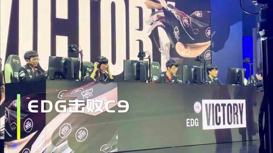 三战全胜，今天是LPL的Party！感受S12现场的山呼海啸吧