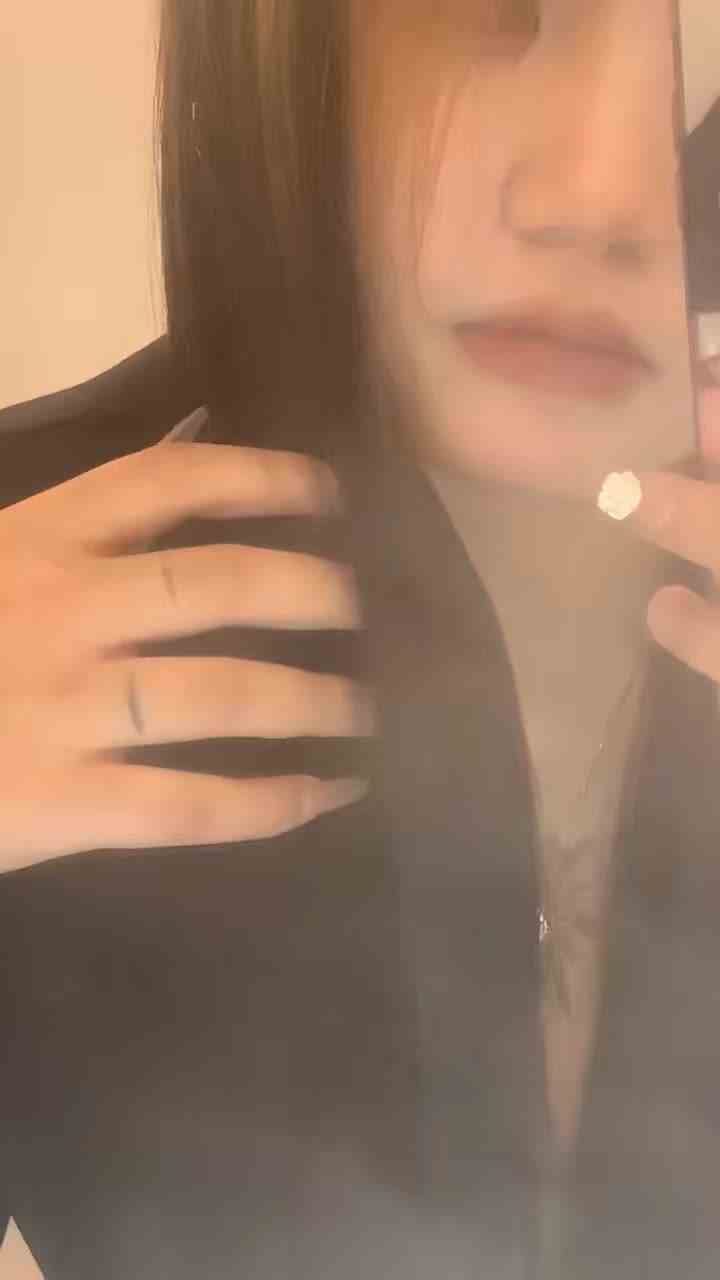 现在太清醒了谁把我放在什么位置我都能分辨出来别让我为任何人心软