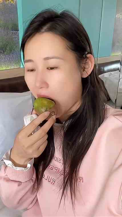 我真谢谢各位网友关心了，你们要是再说我怀孕了我真的会没有嫁得
