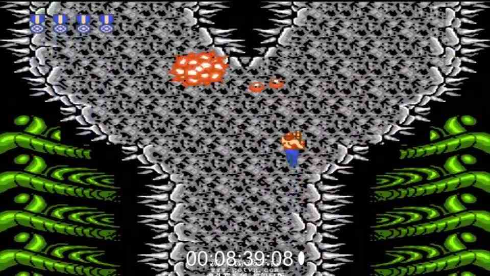 超级魂斗罗：顶级玩家挑战世界纪录，完美操作精彩一命通关