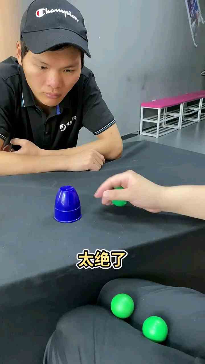 对面小哥又傻眼了！哈哈哈！