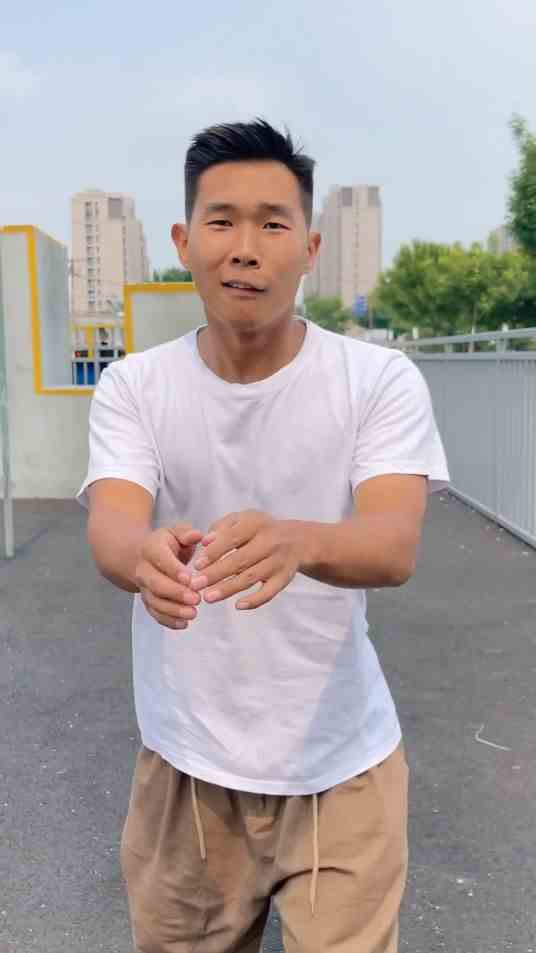 全网还有第二个吗，就问你们像不像