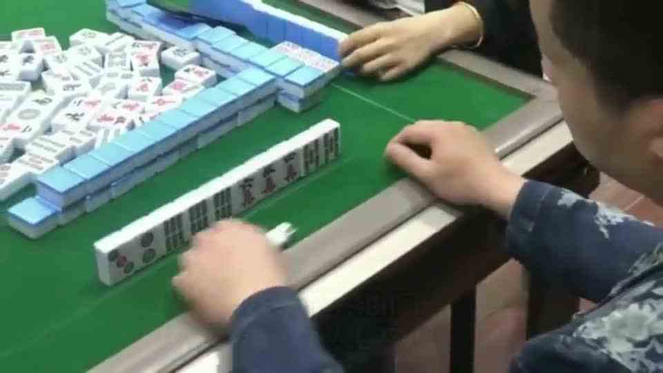 麻将：高手打牌的确不合常理，这牌胡的好多人看不懂